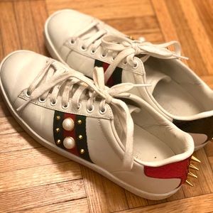 Gucci Pearl Stud Ace Sneakers